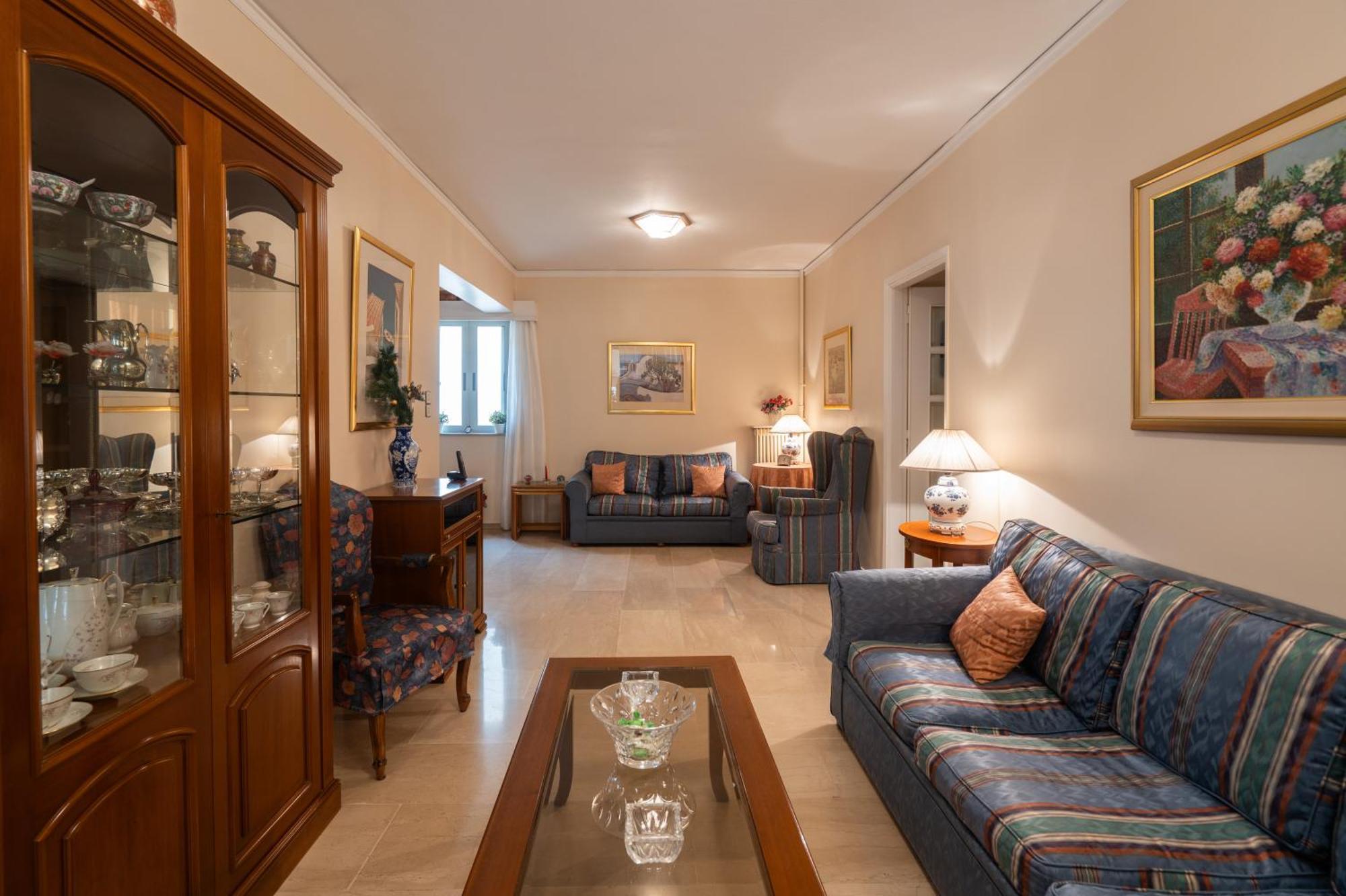 Thissio Family Apartment Athena Bagian luar foto